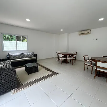 Cobertura 3 suítes com Ar condicionado, 300 metros da Praia Grande, Piscina, Wi-fi, Sauna-2